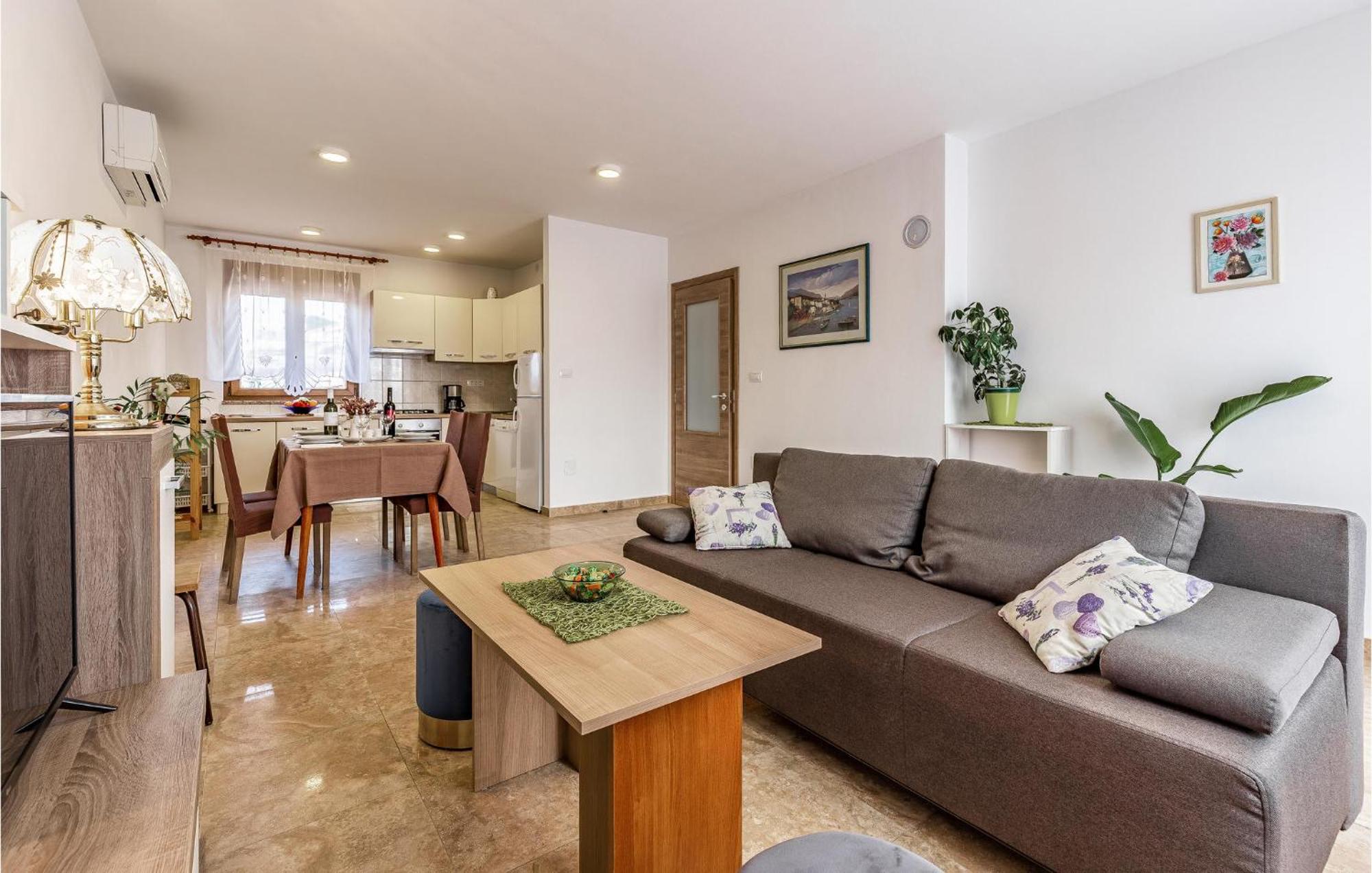 Awesome Apartment In Pula With Wifi 외부 사진